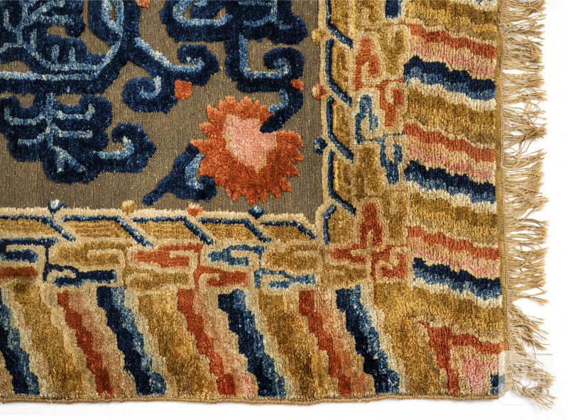 A fine silk carpet - 图6
